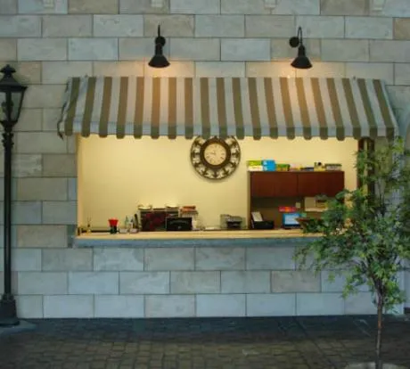 1772431358-showroom.webp