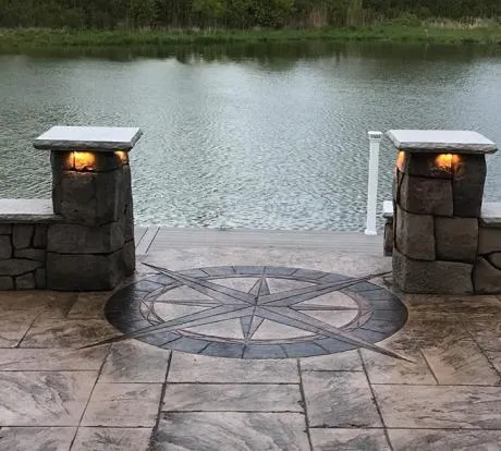 1772706131-old-world-compass-36-ashlar-vertical-concrete-1-0.webp